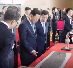 တရုတ်နိုင်ငံထံသို့ ယဉ်ကျေးမှုအမွေအနှစ် အနုပညာလက်ရာပစ္စည်းနှင့် ရှေးဟောင်း ကျောက်ဖြစ်ရုပ်ကြွင်း ၆၄ ခု အမေရိကန် ပြန်လည်ပေးအပ်