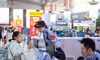 ပွဲတော်ရက်မှာ ကျွန်မ တာဝန်ကျနေသော “ခရီးသည်ပို့ဆောင်ရေး နှင်းဆီ ဝန်ဆောင်မှု”