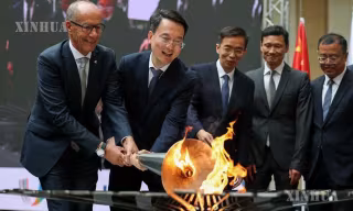 ၂၀၂၇ ခုနှစ် ချန်ချွမ်း ဆောင်းရာသီ ကမ္ဘာ့တက္ကသိုလ်ကျောင်းသား အားကစားပြိုင်ပွဲအတွက် မီးရှူးတိုင်မီးတောက်ကို တူရင်မြို့၌ စတင်ထွန်းညှိ