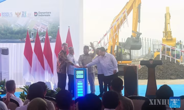 EV ကားဘက်ထရီများ ပထမဆုံးအကြိမ် တင်ပို့ရောင်းချမှုကို အင်ဒိုနီးရှားနိုင်ငံ စတင်ဆောင်ရွက်