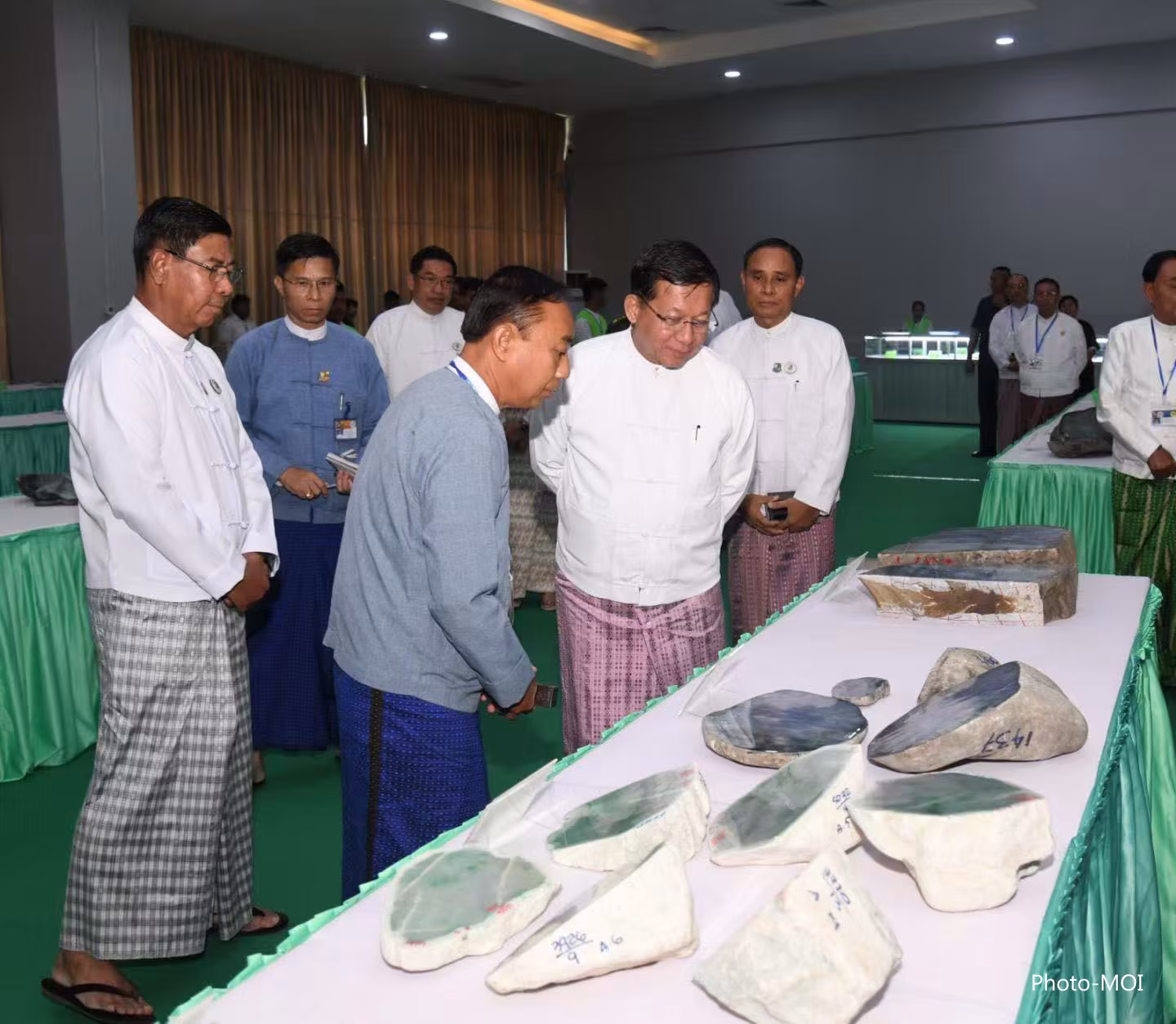 (၆၁)ကြိမ်မြောက် မြန်မာ့ကျောက်မျက်ရတနာပြပွဲ ဖွင့်ပွဲအခမ်းအနား ကျင်းပစဉ် (ဓာတ်ပုံ-MOI)