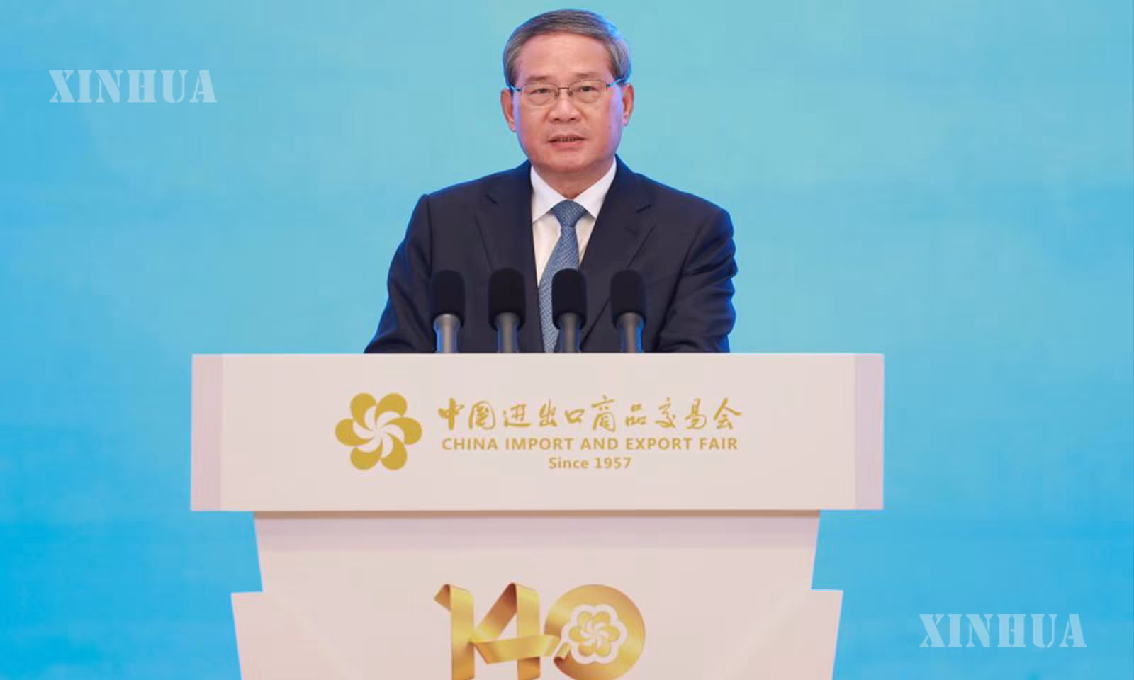 တရုတ်နိုင်ငံ ဝန်ကြီးချုပ် လီချန် တရုတ်နိုင်ငံ တောင်ပိုင်း ကွမ်တုန်းပြည်နယ် ကွမ်ကျိုးမြို့၌ ကျင်းပသည့် ကွမ်ကျိုးကုန်စည်ပြပွဲဟုလည်း လူသိများသော ၁၄၀ ကြိမ်မြောက် တရုတ်နိုင်ငံ သွင်းကုန်နှင့်ပို့ကုန် ကုန်စည်ပြပွဲ ဖွင့်ပွဲအခမ်းအနား၌ အရေးကြီးမိန့်ခွန်း ပြောကြားနေပုံကို ၂၀၂၆ ခုနှစ် အောက်တိုဘာ ၁၄ ရက်က တွေ့ရစဉ် (ဆင်ဟွာ)