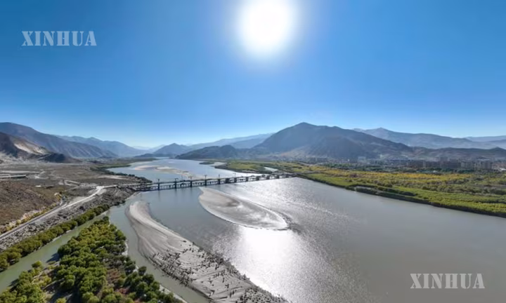 ရှီးဇန့်ဒေသ ဆန်းနန်မြို့ ဆရက်လမ်းရှိ မြစ်ကူးတံတားကြီး အပြည့်အဝ ချိတ်ဆက်ပြီးစီး