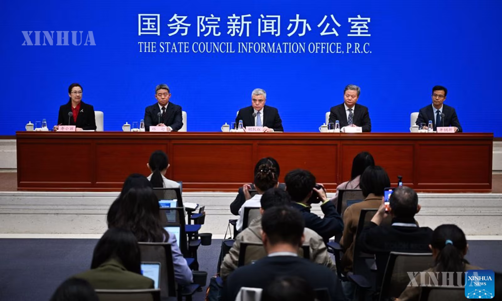 တရုတ်နိုင်ငံ မြို့တော်ပေကျင်းတွင် နိုင်ငံတော်ကောင်စီပြန်ကြားရေးရုံး (SCIO) က ၁၅ ကြိမ်မြောက် ငါးနှစ်စီမံကိန်းကာလ (၂၀၂၆-၂၀၃၀) အတွင်း ယဉ်ကျေးမှုအမွေအနှစ်ထိန်းသိမ်းမှု အားကောင်းစေရေးနှင့်စပ်လျဉ်း၍ သတင်းစာရှင်းလင်းပွဲ ကျင်းပနေသည်ကို ၂၀၂၆ ခုနှစ် အောက်တိုဘာ ၂၀ ရက်က တွေ့ရစဉ် (ဆင်ဟွာ)