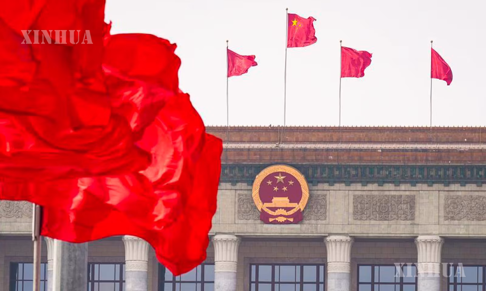 တရုတ်နိုင်ငံ မြို့တော် ပေကျင်းတွင် ၁၄ ကြိမ်မြောက် တရုတ်ပြည်လုံးဆိုင်ရာ ပြည်သူ့ကွန်ဂရက် (NPC) စတုတ္ထအကြိမ်အစည်းအဝေး၊ ပိတ်ပွဲအစည်းအဝေးမတိုင်မီ ပြည်သူ့ခန်းမဆောင်ကို ၂၀၂၆ ခုနှစ် မတ် ၁၂ ရက်က တွေ့ရစဉ် (ဆင်ဟွာ)