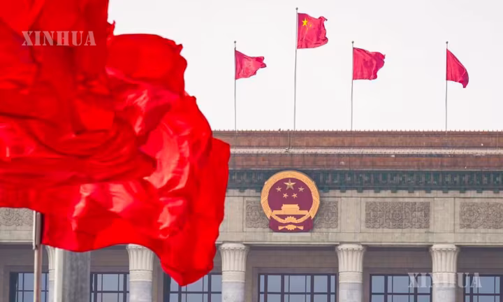 တရုတ်ကွန်မြူနစ်ပါတီ (CPC) က အဘယ်ကြောင့် ပြည်သူ့အကျိုးစီးပွားကို မိမိကိုယ်ကိုယ်စီမံခန့်ခွဲမှု၏ အချက်အချာအဖြစ် ထားရှိရသနည်း