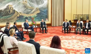 တရုတ်နိုင်ငံ အဆင့်မြင့်ဥပဒေပြုပုဂ္ဂိုလ်နှင့် ဥရောပပါလီမန် ကုန်သွယ်ရေးကော်မတီ ကိုယ်စားလှယ်အဖွဲ့ တွေ့ဆုံ